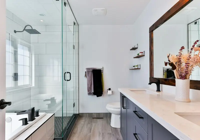 Modern bathroom with a vanity